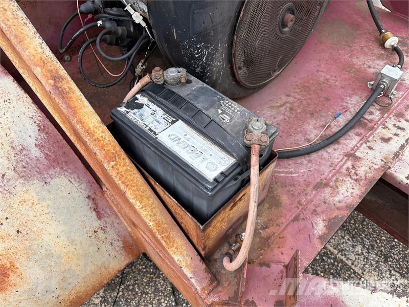 GiANT Vac 300L Leaf Vacuum Egyéb mezőgazdasági gépek