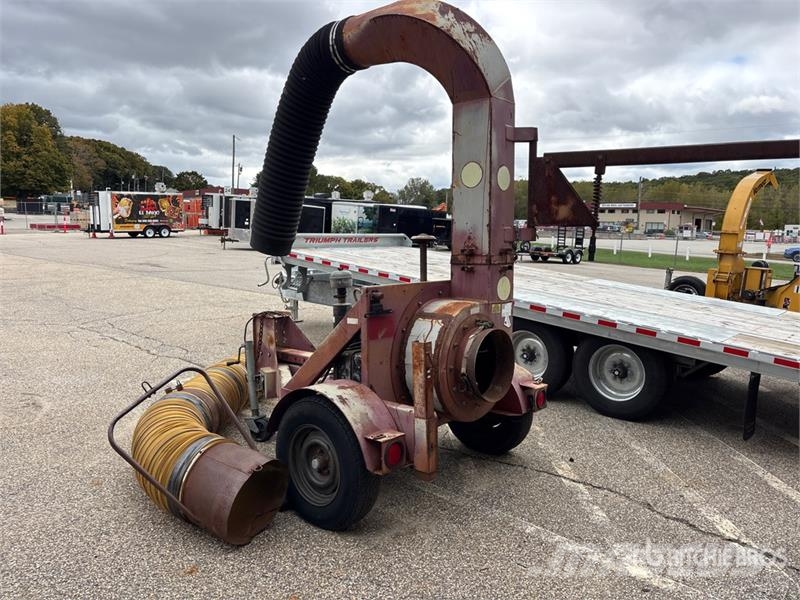 GiANT Vac 300L Leaf Vacuum Egyéb mezőgazdasági gépek