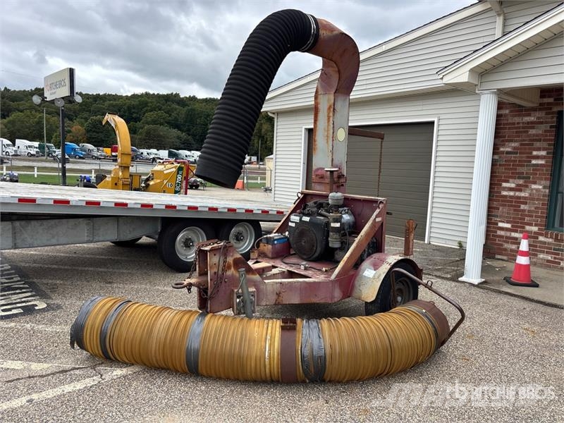 GiANT Vac 300L Leaf Vacuum Egyéb mezőgazdasági gépek