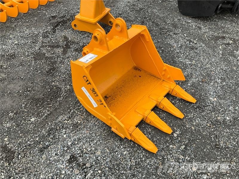 GIYI 24 in Excavator Bucket - Fits Cat 303 (Unused Žlice