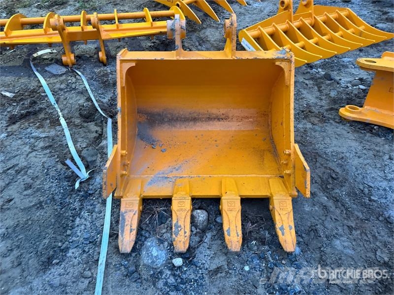  GIYI 24 in Excavator Bucket - Fits CAT 303 (Unused دلاء