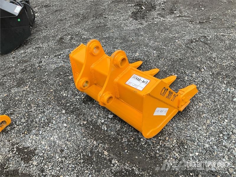 GIYI 24 in Excavator Bucket - Fits Cat 303 (Unused Žlice