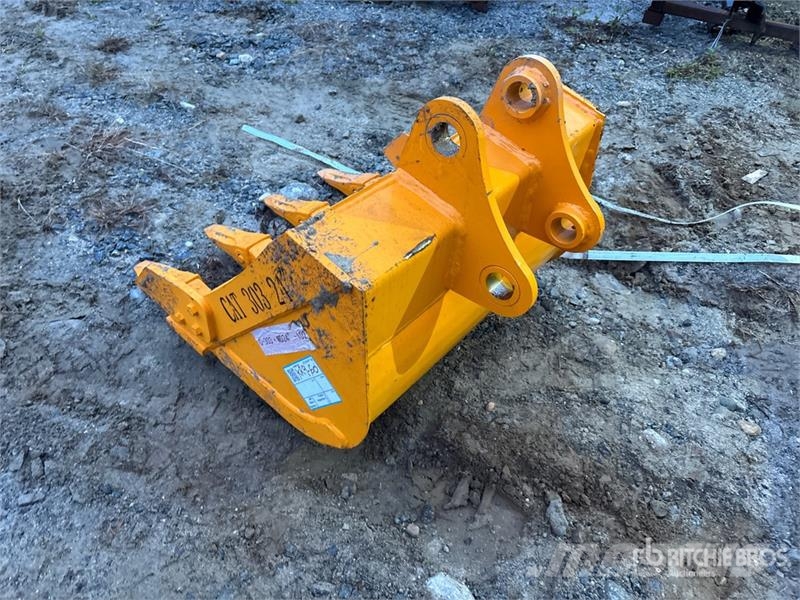  GIYI 24 in Excavator Bucket - Fits CAT 303 (Unused دلاء