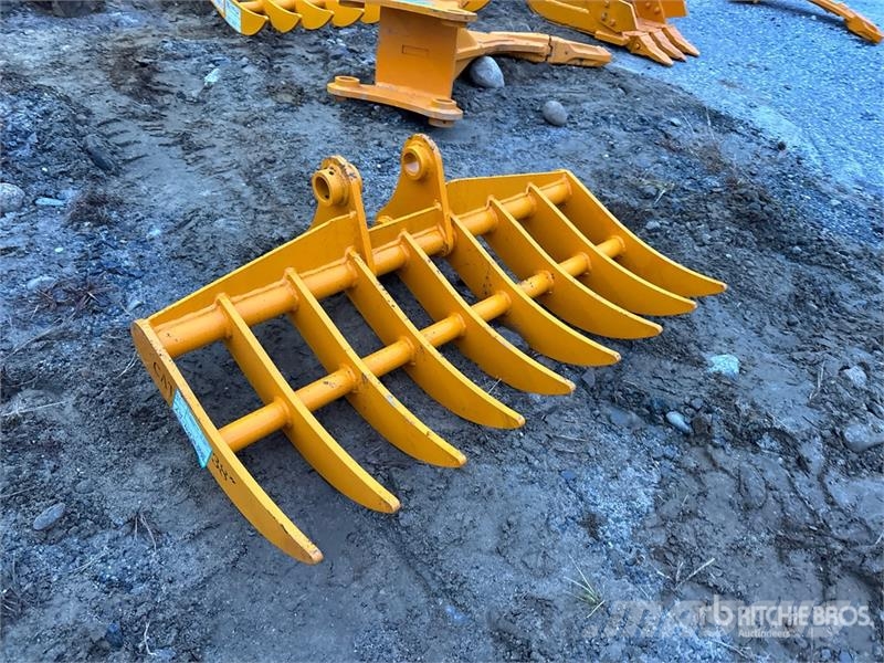  GIYI 38 in Excavator Rake - Fits CAT 303 (Unused) 犁耙和摊草机