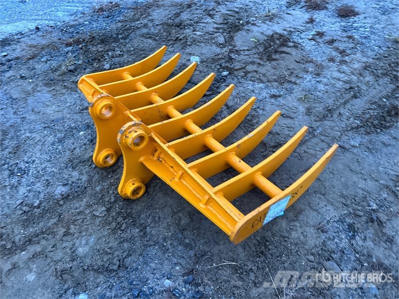 GIYI 38 in Excavator Rake - Fits CAT 303 (Unused) 犁耙和摊草机