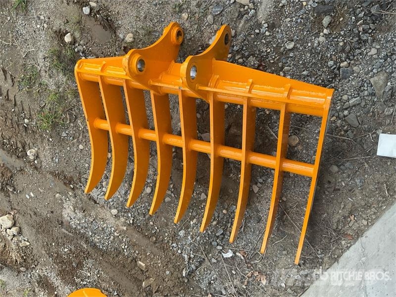  GIYI 45 in Excavator Rake - Fits CAT 307 (Unused) 犁耙和摊草机
