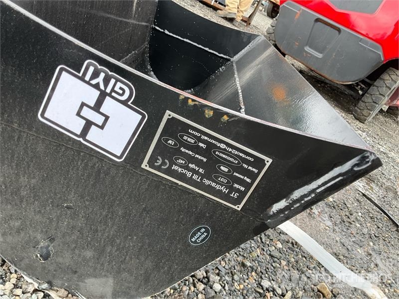 GIYI GY-3TB 32 in Tilting Excavator Bucket (Unused دلاء
