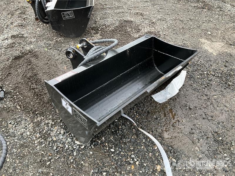 GIYI GY-3TB 32 in Tilting Excavator Bucket (Unused دلاء