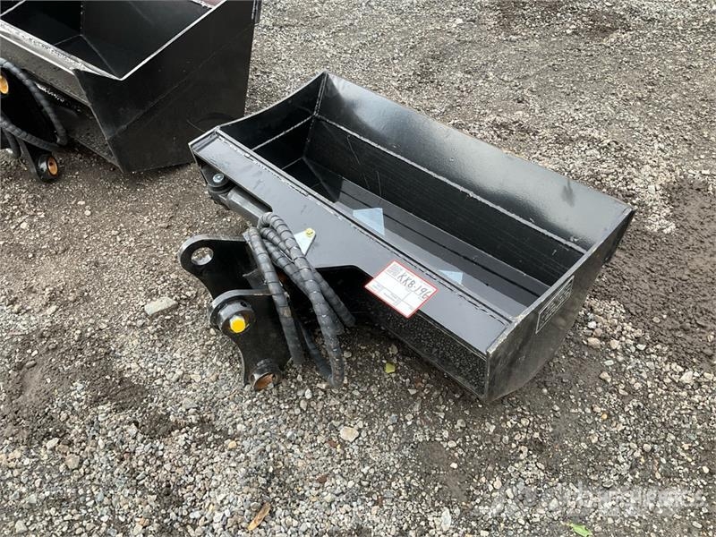 GIYI GY-3TB 32 in Tilting Excavator Bucket (Unused Baldes