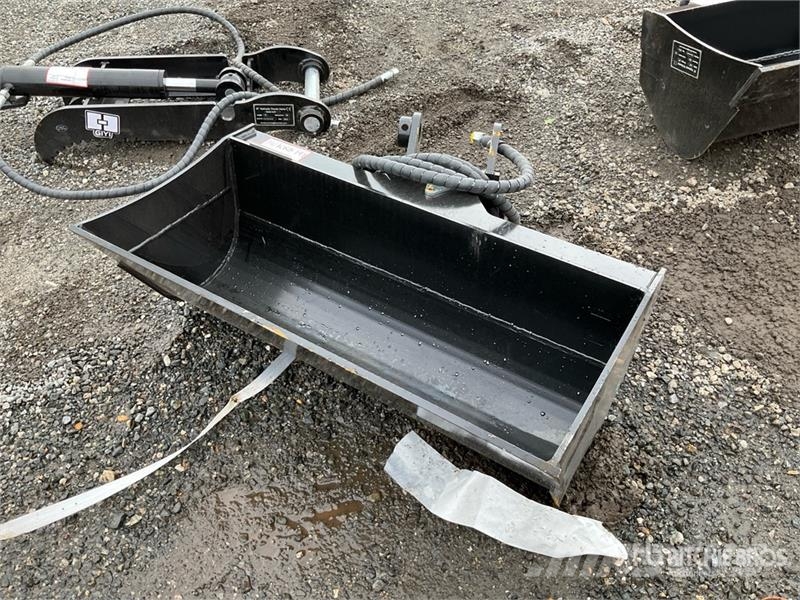 GIYI GY-3TB 32 in Tilting Excavator Bucket (Unused دلاء
