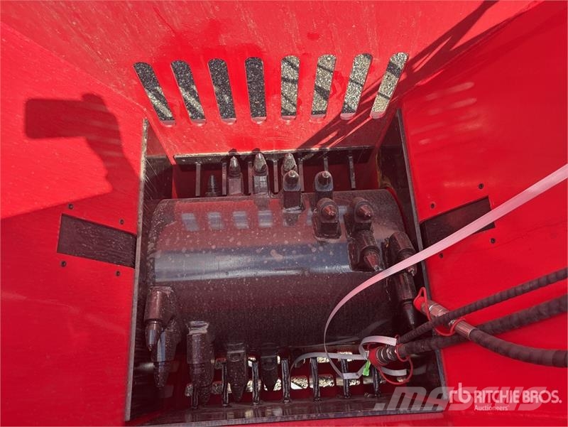 GIYI GY-BC72 72 in Skid Steer Crusher (Unused) Other components