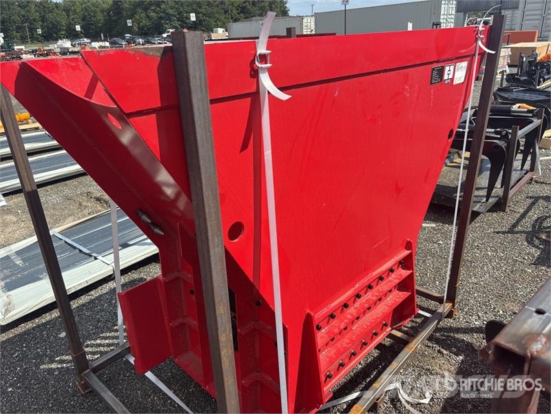  GIYI GY-BC72 72 in Skid Steer Crusher (Unused) Other components