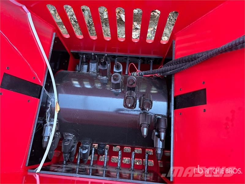  GIYI GY-BC72 Skid Steer Crusher (Unused) مكونات أخرى