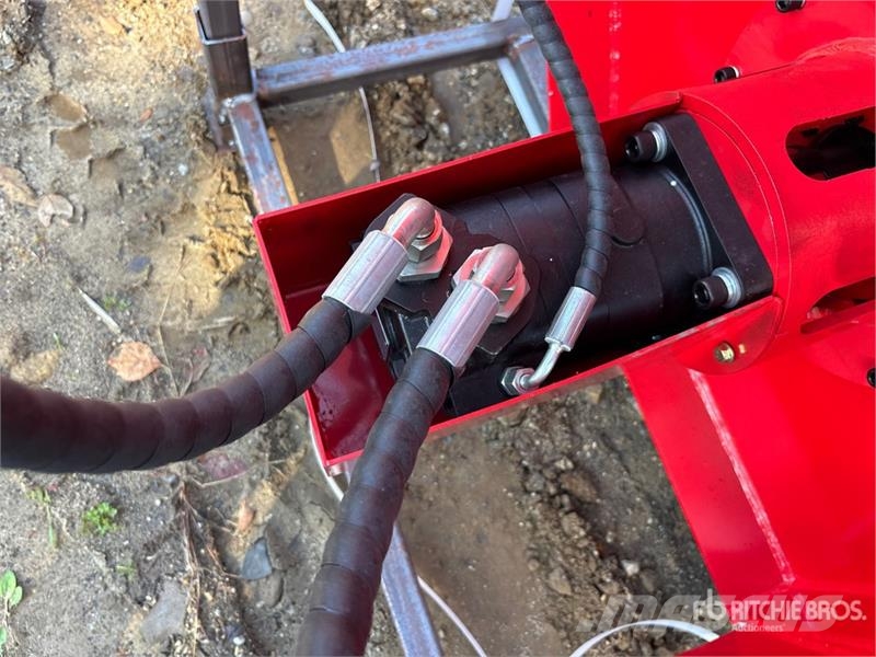  GIYI GY-BC72 Skid Steer Crusher (Unused) مكونات أخرى