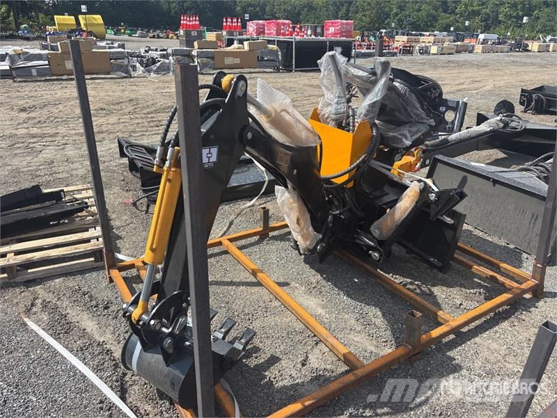  GIYI GY-BD98 12 in Mini Backhoe Digger (Unused) Other components