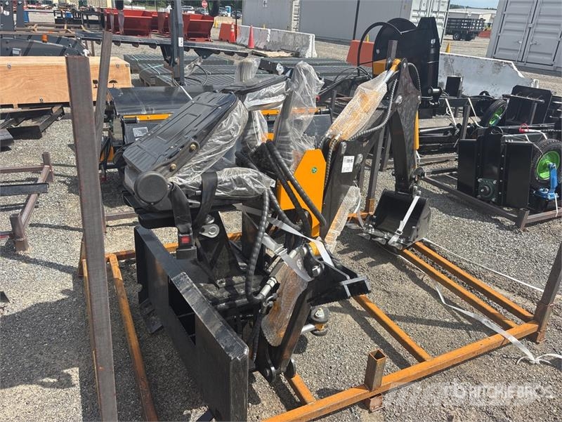  GIYI GY-BD98 12 in Mini Backhoe Digger (Unused) Other components