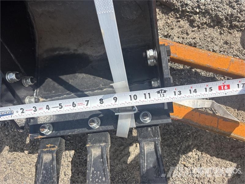  GIYI GY-BD98 12 in Mini Backhoe Digger (Unused) Other components