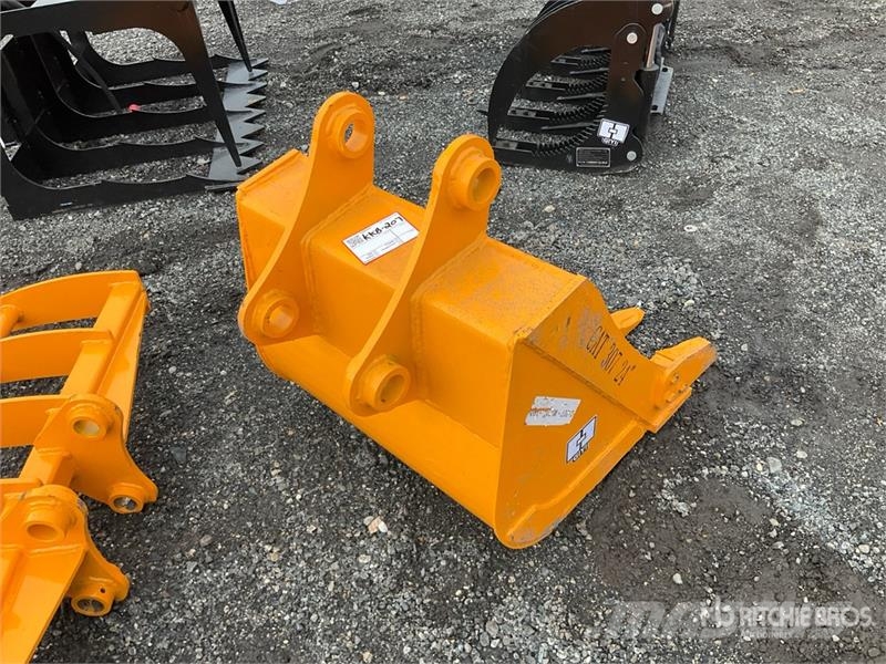 GIYI GY-BK 24 in Excavator Bucket - Fits Cat 307 ( Baldes