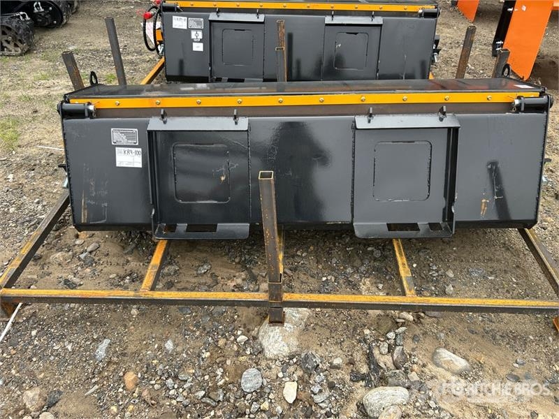 GIYI GY-BS72 72 in Closed Skid Steer Sweeper (Unus Süpürgeler