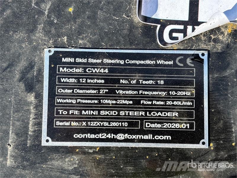 GIYI GY-CW44 12 in Mini Skid Steer Steering Compac Outros componentes