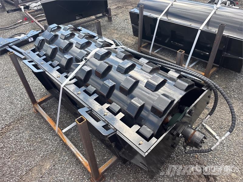  GIYI GY-CW70 59 in Mini Skid Steer Compactor Wheel Other components