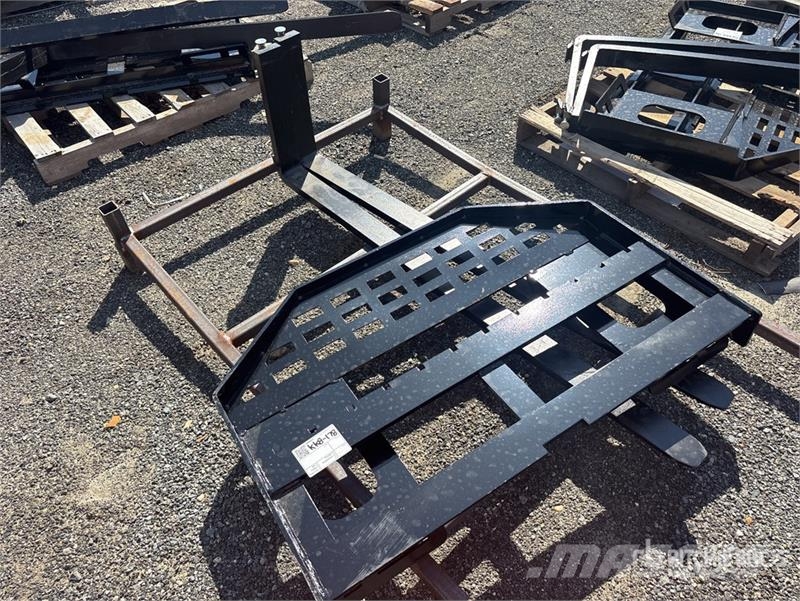 GIYI GY-DHC 59 in Mini Skid Steer Forks (Unused) フォーク