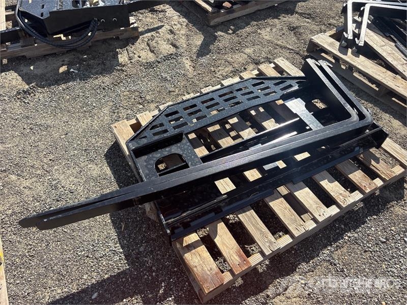  GIYI GY-DHC 59 in Mini Skid Steer Forks (Unused) Vilice