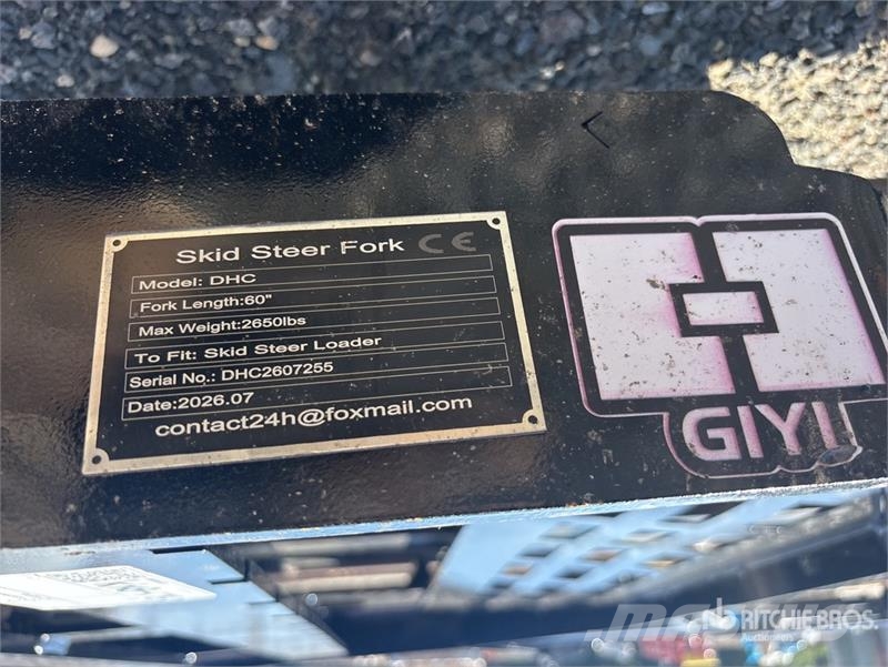 GIYI GY-DHC 59 in Mini Skid Steer Forks (Unused) フォーク