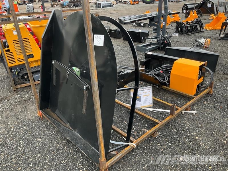 GIYI GY-ECA74 54 in Articulating Skid Steer Brush ماكينات جز العشب