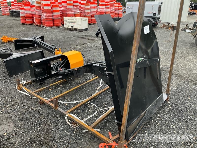 GIYI GY-ECA74 54 in Articulating Skid Steer Brush ماكينات جز العشب