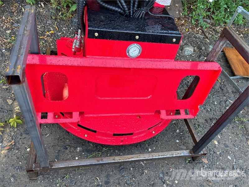  GIYI GY-FB77 13 in Skid Steer Feller Buncher (Unus Other components