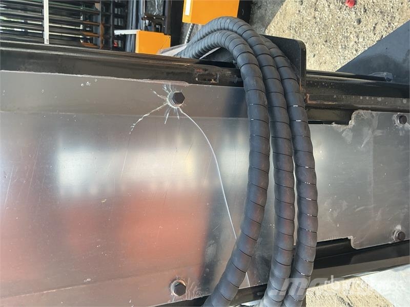 GIYI GY-HPD84 Hydraulic Skid Steer Drop Hammer (Un مكونات أخرى