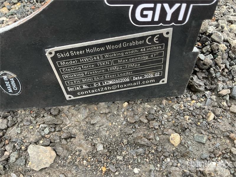 GIYI GY-HWG44 45 in Mini Skid Steer Grapple (Unuse Grabeži