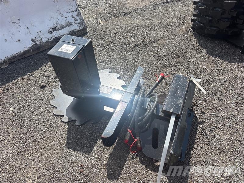 GIYI GY-MTS51 28 in Mini Skid Steer Tree Saw (Unus Other components