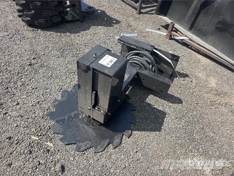 GIYI GY-MTS51 28 in Mini Skid Steer Tree Saw (Unus Other components