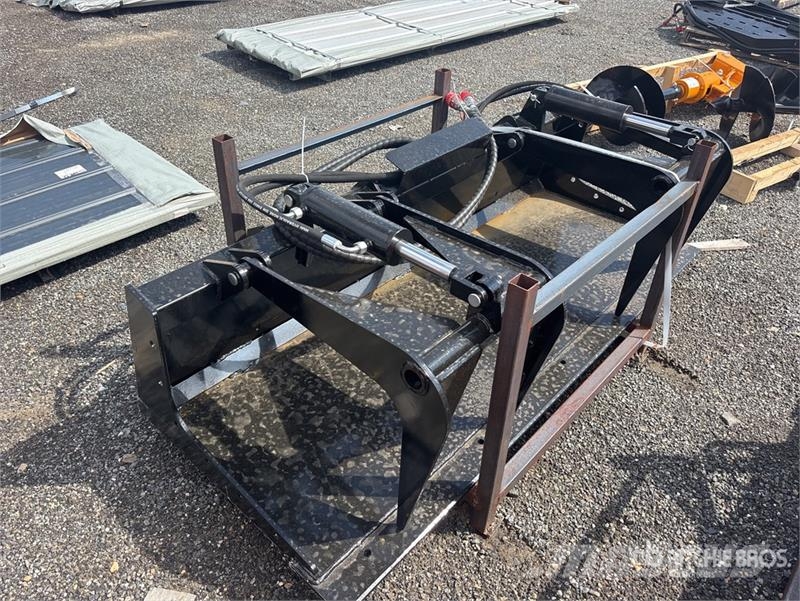 GIYI GY-PG72 72 in General Purpose Mini Skid Steer Grabilice