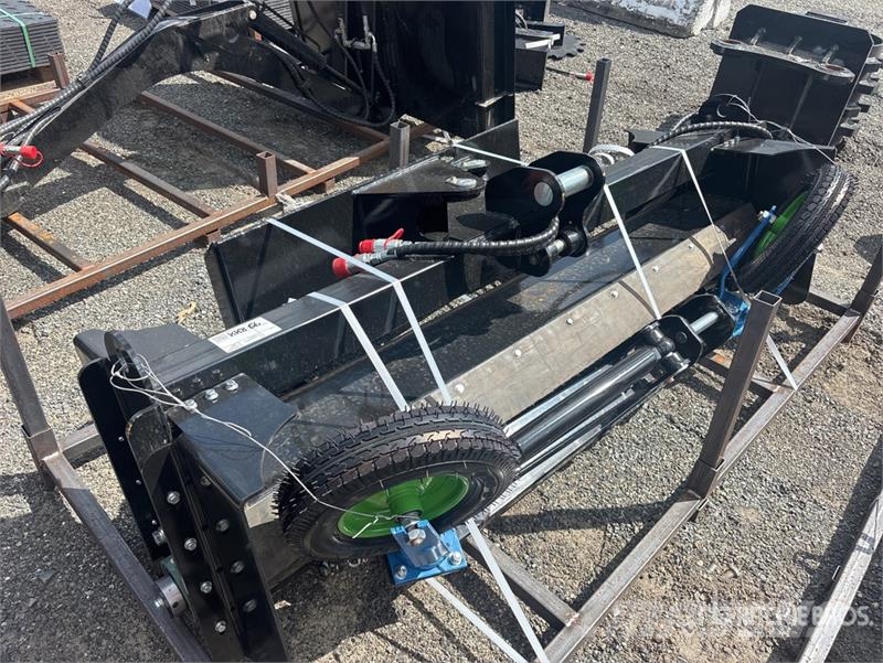 GIYI GY-PR71 71 in Mini Skid Steer Power Rake (Unu Other components