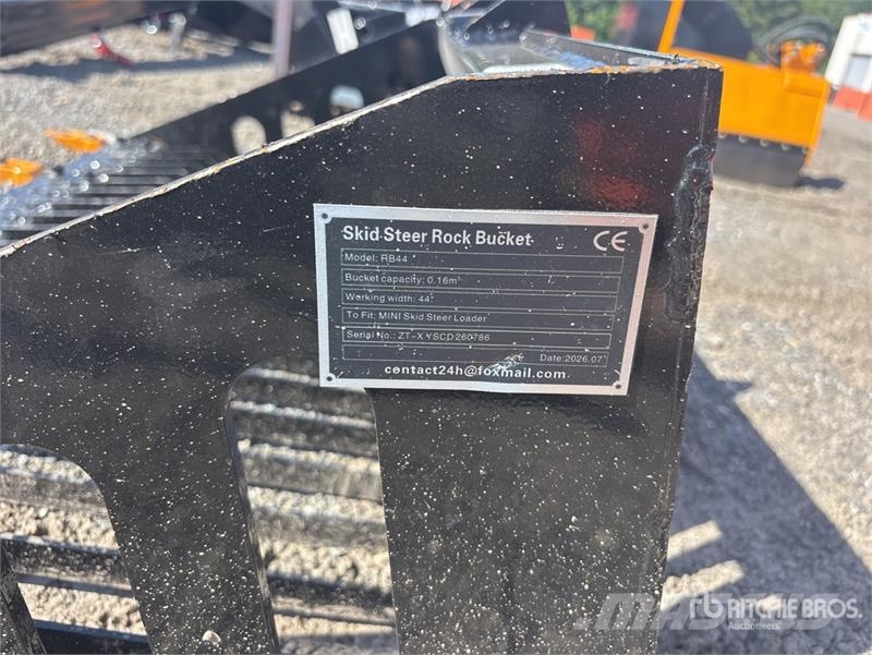 GIYI GY-RB44 43 in Mini Rock Skid Steer Bucket (Un Godet