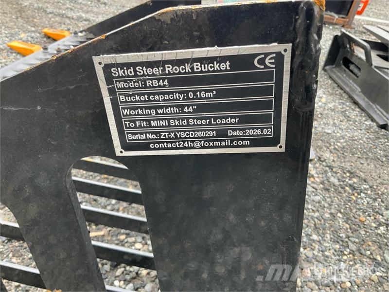  GIYI GY-RB44 44 in Mini Mini Rock Skid Steer Bucke Žlice
