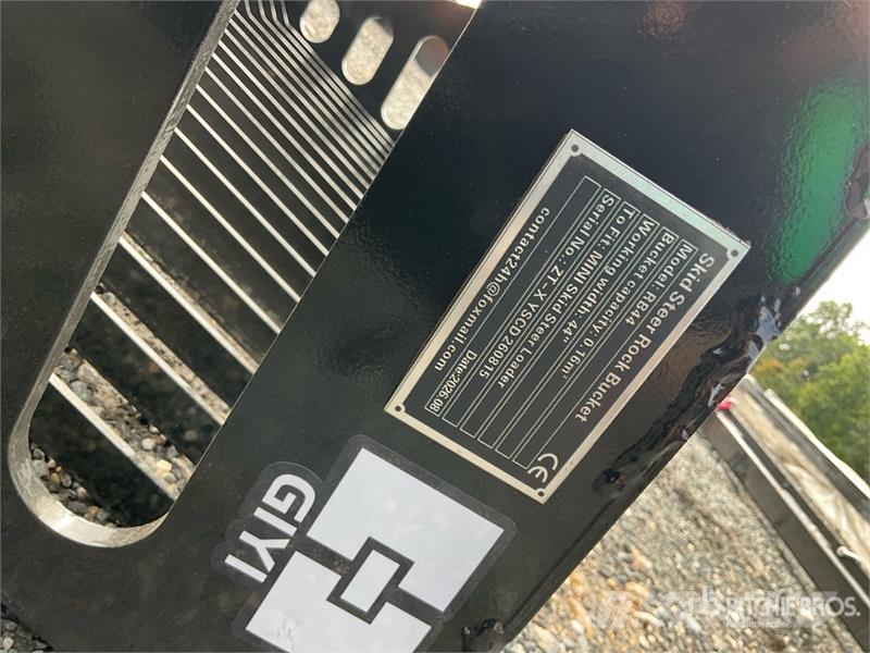 GIYI GY-RB44 44 in Rock Mini Skid Steer Bucket (Un Kauhat