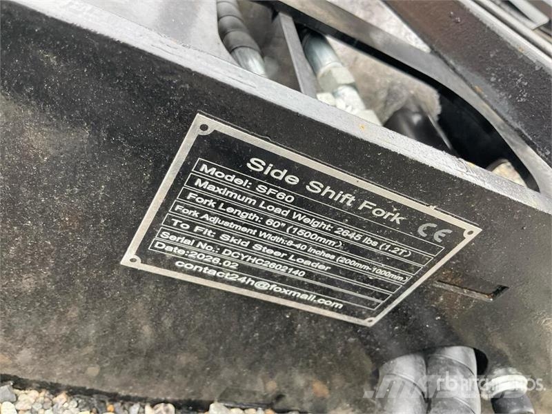  GIYI GY-SF60 60 in Side Shift Skid Steer Forks (Un شوكات