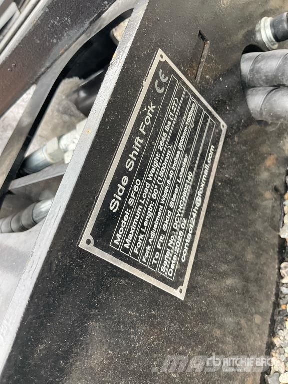  GIYI GY-SF60 60 in Side Shift Skid Steer Forks (Un شوكات