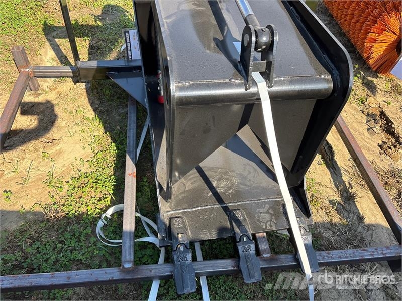  GIYI GY-SGB45 Stump Skid Steer Grapple Bucket (Unu グラップル