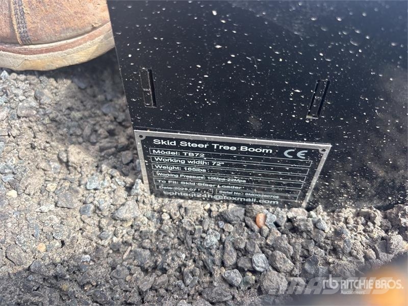 GIYI GY-TB72 Mini Skid Steer Tree Hook (Unused) Other components