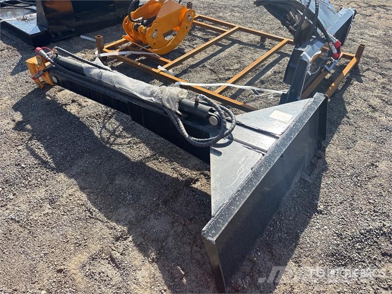 GIYI GY-TBL47 135 in Skid Steer Telescopic Boom (L Other components