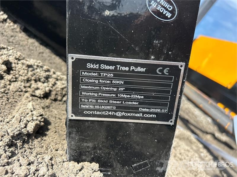 GIYI GY-TP25 46 in Skid Steer Post Puller (Unused) Other components