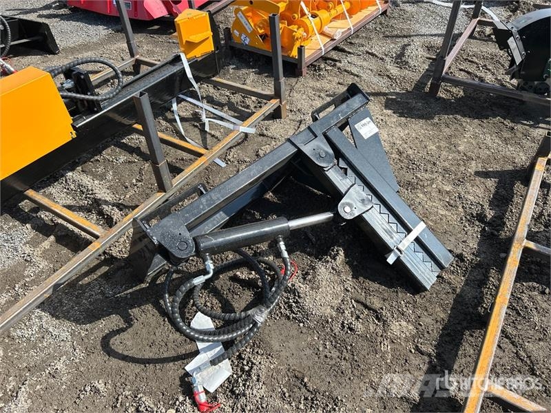 GIYI GY-TP25 46 in Skid Steer Post Puller (Unused) Other components