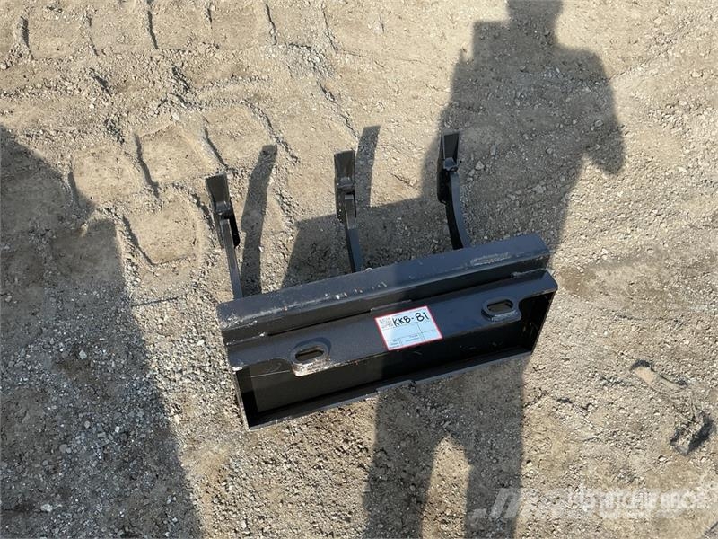 GIYI GY-TRP12 Mini Skid Steer Ripper Scarifier (Un 鬆土機