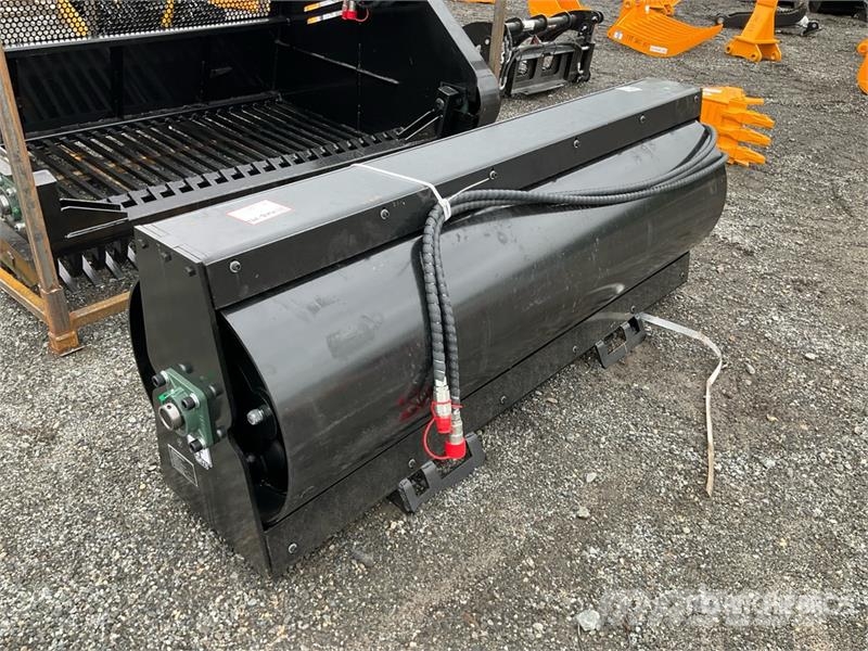 GIYI GY-VR72 72 in Skid Steer Vibratory Roller (Un Walce