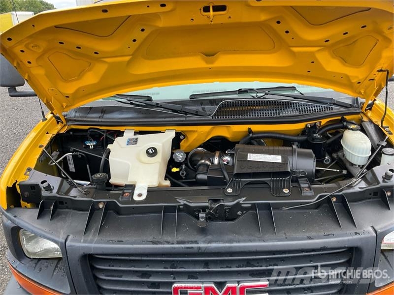 GMC 3500 시립/다목적 차량